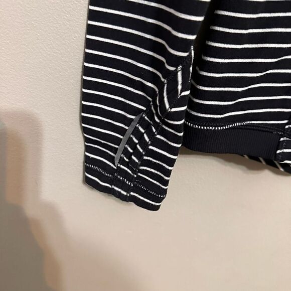 Lululemon Base Runner Long Sleeve T-Shirt Activewear Striped Black White Small - Picture 4 of 8